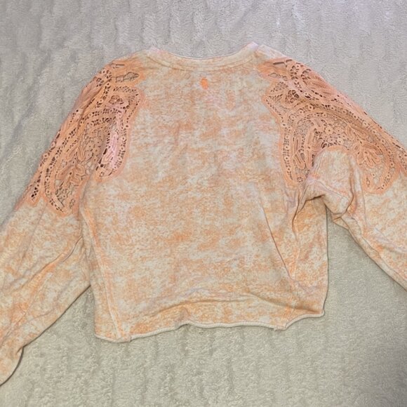 ✨Free People movement sun & done lace tie dye raw edge sweat shirt - exta small - Picture 1 of 3